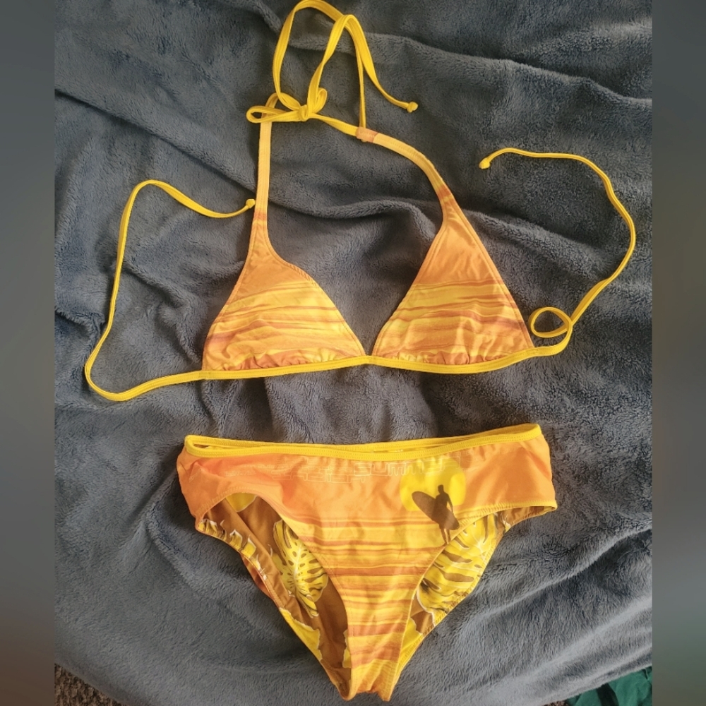 Vintage Y2k Yellow and Orange Bikini Set Medium